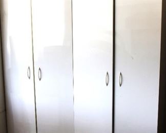 Storage cabinets (nice).