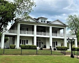 We look forward to seeing you. Please be respectful of the neighbors' mailboxes and driveways.