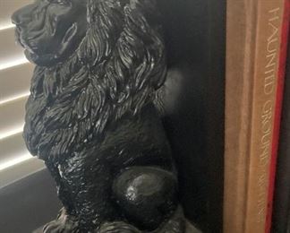 Lion bookends