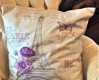 Another hint of Paris