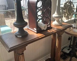 Column sofa table