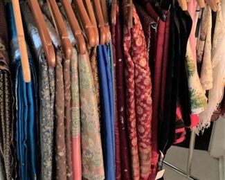 Tablecloths and runners