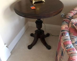 Round table 28T x26W...$80