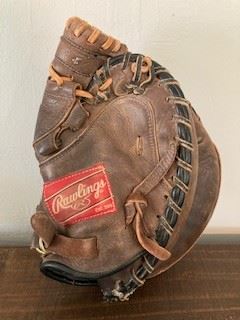 Vintage Rawlings Catches Mitt