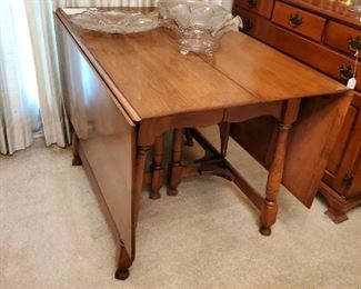 drop leaf table