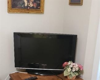 Samsung 26" flat screen, side table