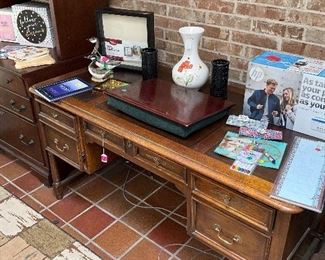 Leather Top Office Table 