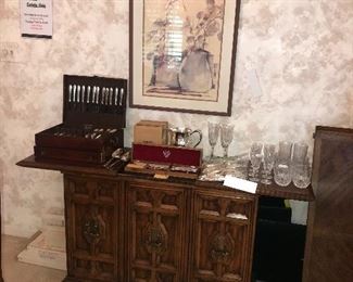 Items Located In The Dining Room