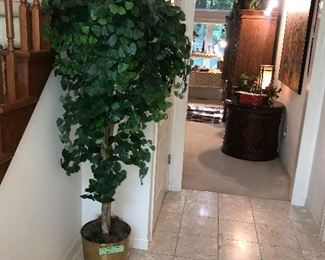 Items Located In The Hallway