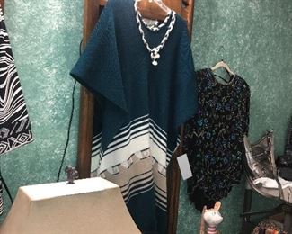 Items Located In The 1st Bedroom (Master)