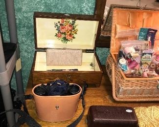 Items Located In The 1st Bedroom (Master)