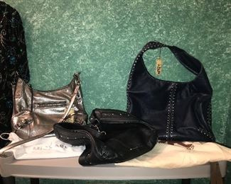 Items Located In The 1st Bedroom (Master)