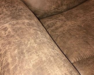 Items Located In The 1st Bedroom (Master)