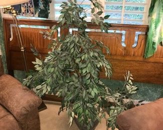 Items Located In The 1st Bedroom (Master)