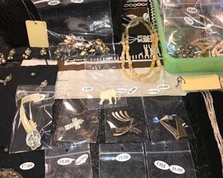 Items Located In The 1st Bedroom (Master)