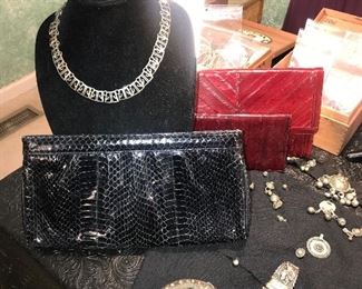 Items Located In The 1st Bedroom (Master)