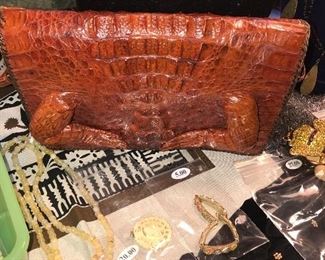 Items Located In The 1st Bedroom (Master)