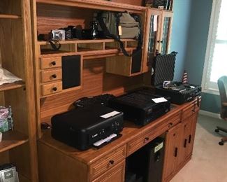 Items Located In The 2nd Bedroom (Upstairs)