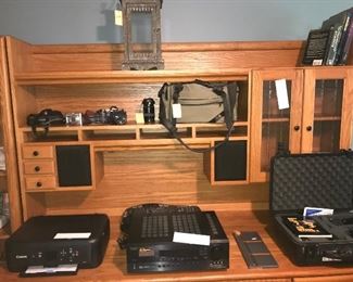 Items Located In The 2nd Bedroom (Upstairs)