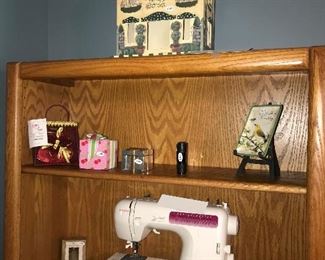 Items Located In The 2nd Bedroom (Upstairs)