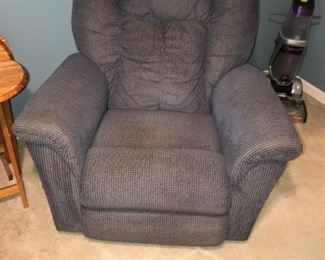 Items Located In The 2nd Bedroom (Upstairs)