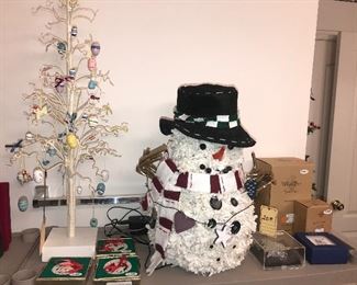 Items Located In The Jack And Jill Bathroom (Upstairs)