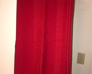 Items Located In The Jack And Jill Bathroom (Upstairs)