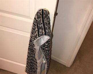 Items Located In The Jack And Jill Bathroom (Upstairs)