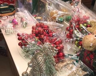 Items Located In The Jack And Jill Bathroom (Upstairs)