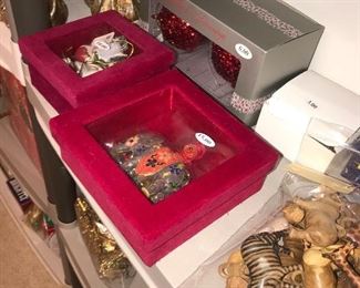 Items Located In The Jack And Jill Bathroom (Upstairs)