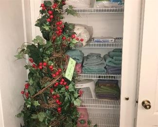 Items Located In The Jack And Jill Bathroom (Upstairs)