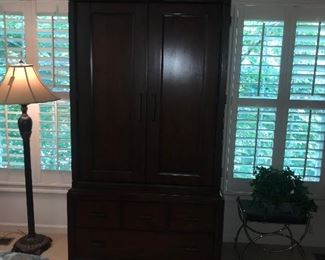 Items Located In The 4th Bedroom (Upstairs)