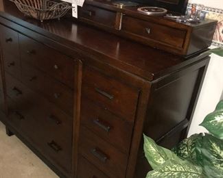 Items Located In The 4th Bedroom (Upstairs)