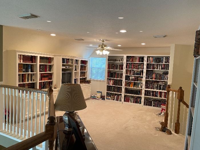 Huge Selection of Over a 1000 Books, Rare, Leather, Easton Press, Autographed, 1st Editions, Most in New Condition 