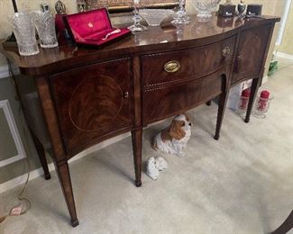 Beautiful Henredon Buffet Excellent Condition 