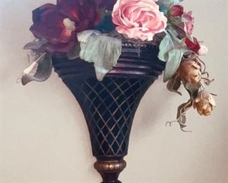 Wall Decoration Black and Gold with Floral Arrangement Roses #2