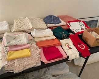Tablecloths, Napkins, Battenberg, Holiday Linens