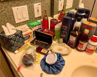 Body Wash, Razor, Bathroom Accessories 