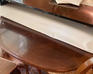 Dining room table w/eight chairs & two leaves - VERY NICE!!!