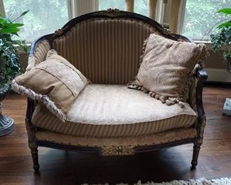 Elegant Paul Robert Deidre Settee with Accent Pillows