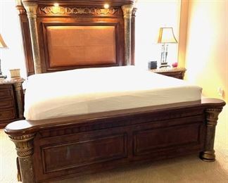 Grand Michael Amini Signature Series by Aico King Bed with Column Headboard and Footboard