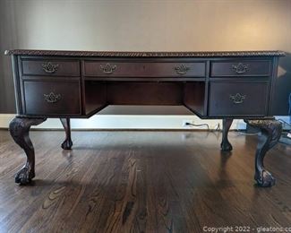 Hooker Furniture Chippendale Style Mahogany Leather Top Executive Desk