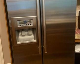 Viking Range Corp Designer Side by Side Stainless Steel Refrigerator Freezer