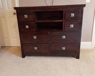 Very Nice Canyon Furniture Co 8 Drawer Chest of Drawer
