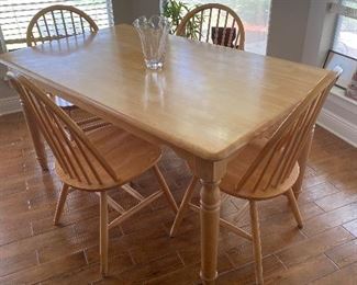 Nice five (5) piece kitchen table 