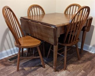 Kitchen Table and 4 Chairs