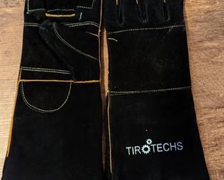 TiroTechs Animal Handling Gloves