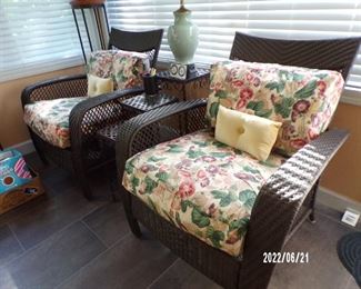part of a grouping, includes loveseat & coffee table