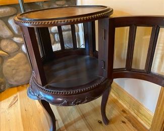 Round Mahogany Tea Table 