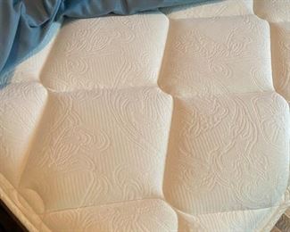 Queen Pillow Top Mattress Set